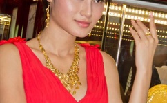 同桌罚我夹震蛋器憋尿